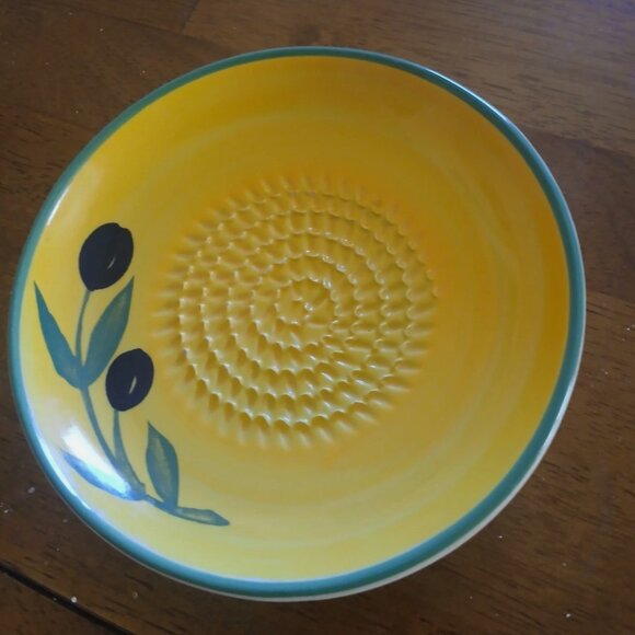 Clayton Other - VTG Fine French Garlic Grater Yellow with Handpainted Olives 5"